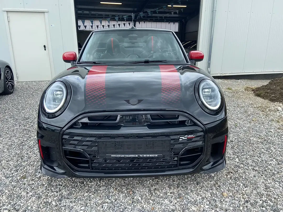 MINI John Cooper Works Cabrio - Thumbnail 2