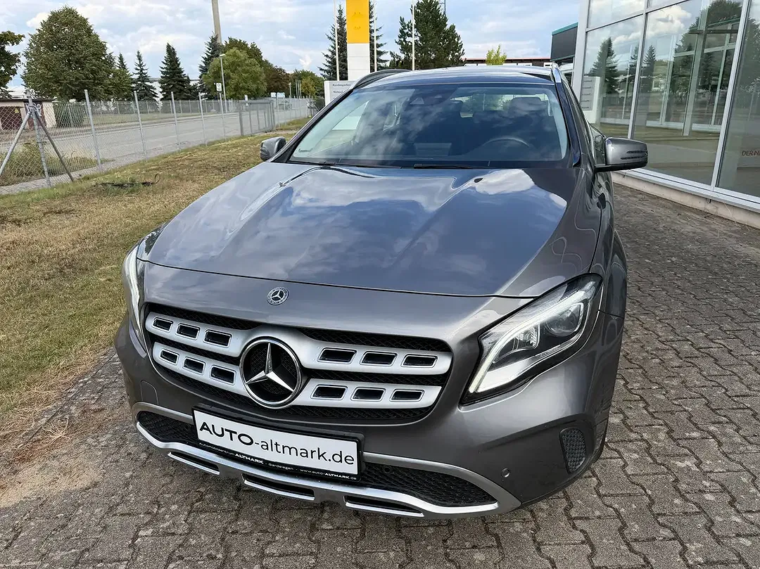 Mercedes-Benz GLA 180 - Thumbnail 10