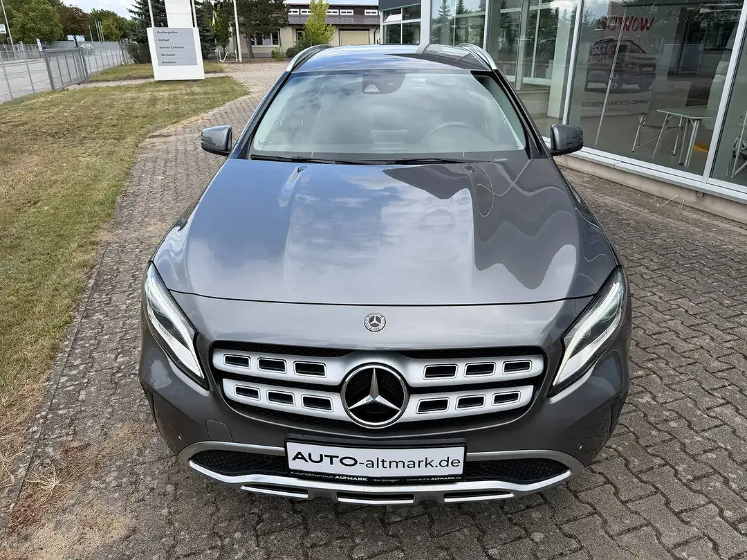 Mercedes-Benz GLA 180 - Thumbnail 15