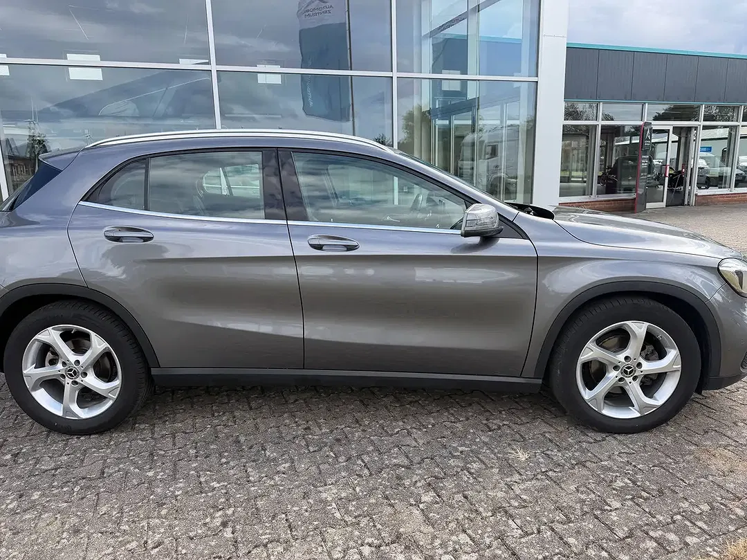 Mercedes-Benz GLA 180 - Thumbnail 5