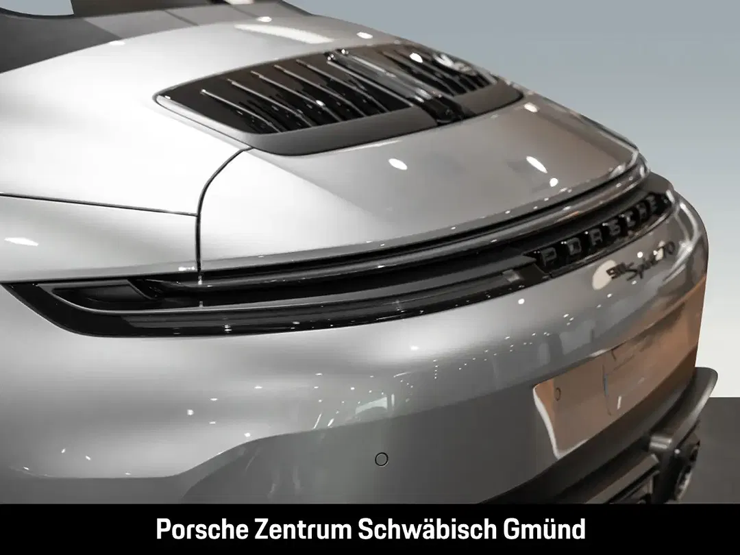 Porsche 992 - Thumbnail 13
