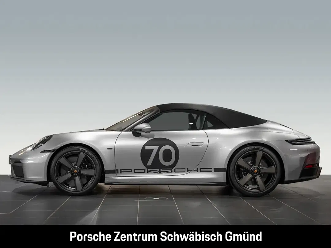 Porsche 992 - Thumbnail 2