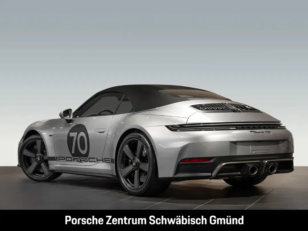 Porsche 992 - Thumbnail 3