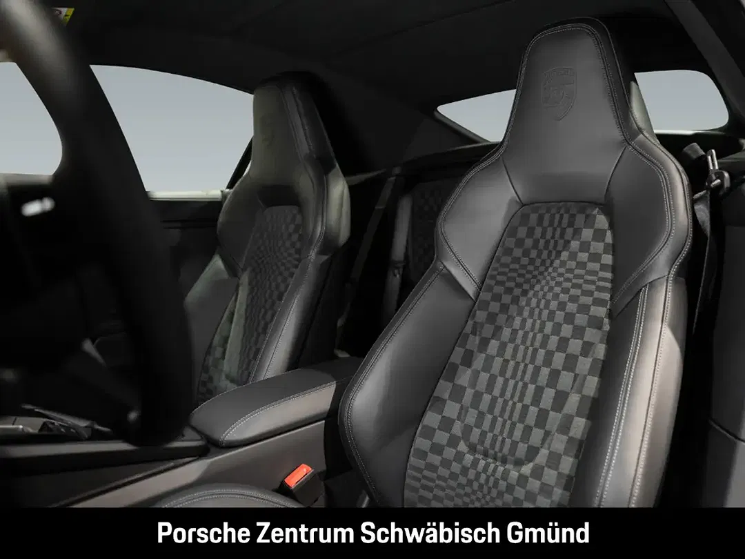 Porsche 992 - Thumbnail 6
