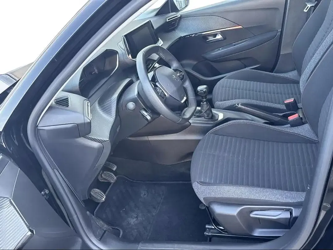Peugeot 208 - Thumbnail 8