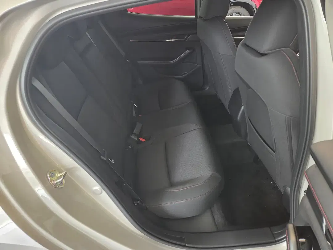 Mazda 3 - Thumbnail 6