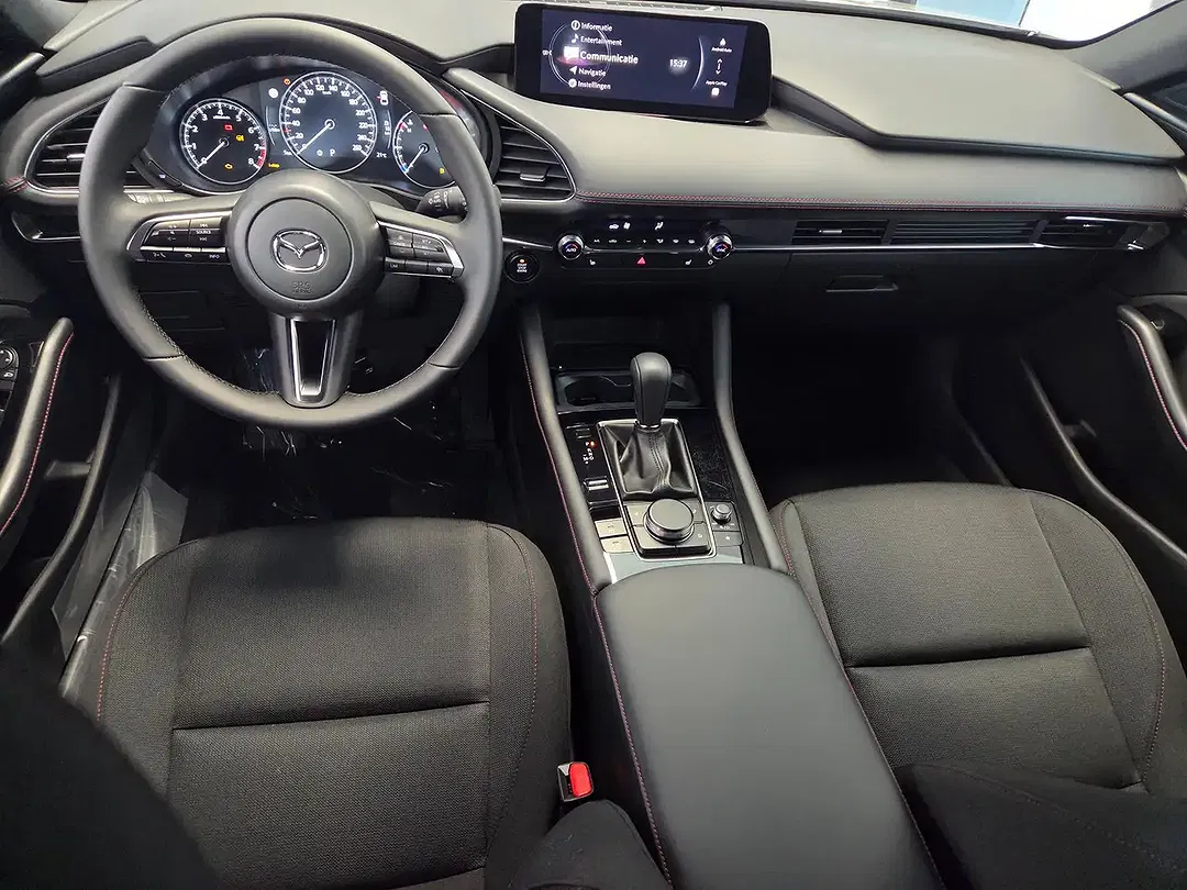 Mazda 3 - Thumbnail 8