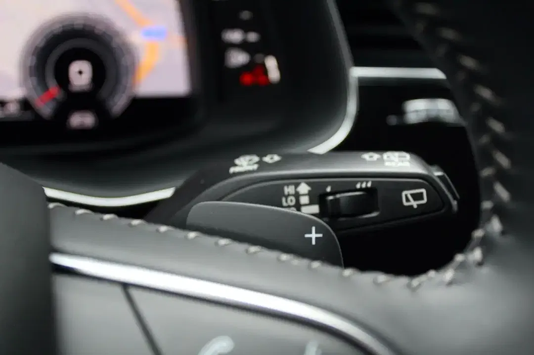 Audi Q7 - Thumbnail 18