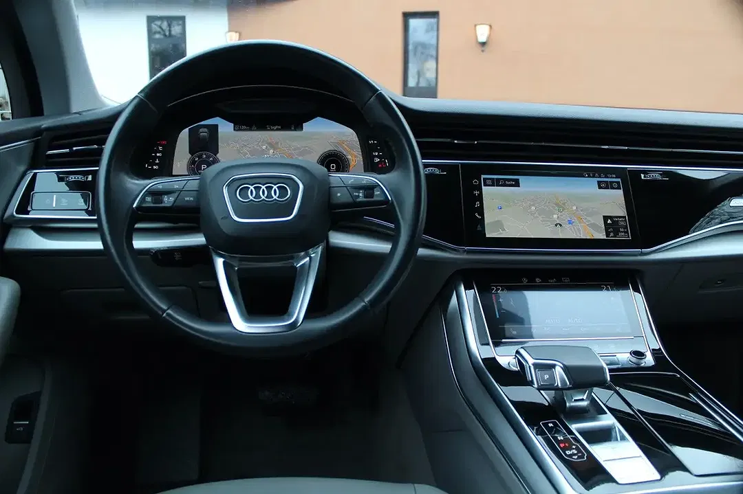 Audi Q7 - Thumbnail 5