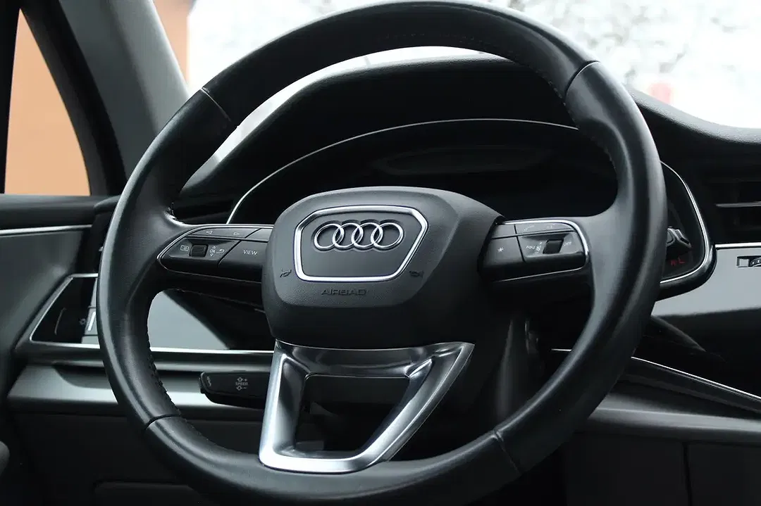 Audi Q7 - Thumbnail 9