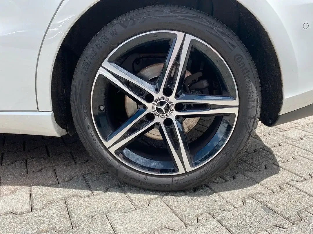 Mercedes-Benz B 200 - Thumbnail 10