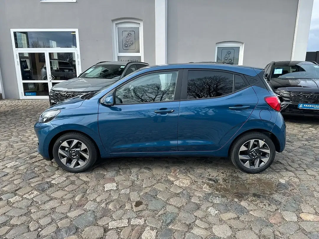 Hyundai i10 - Thumbnail 3