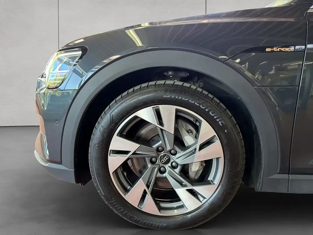 Audi e-tron - Thumbnail 25