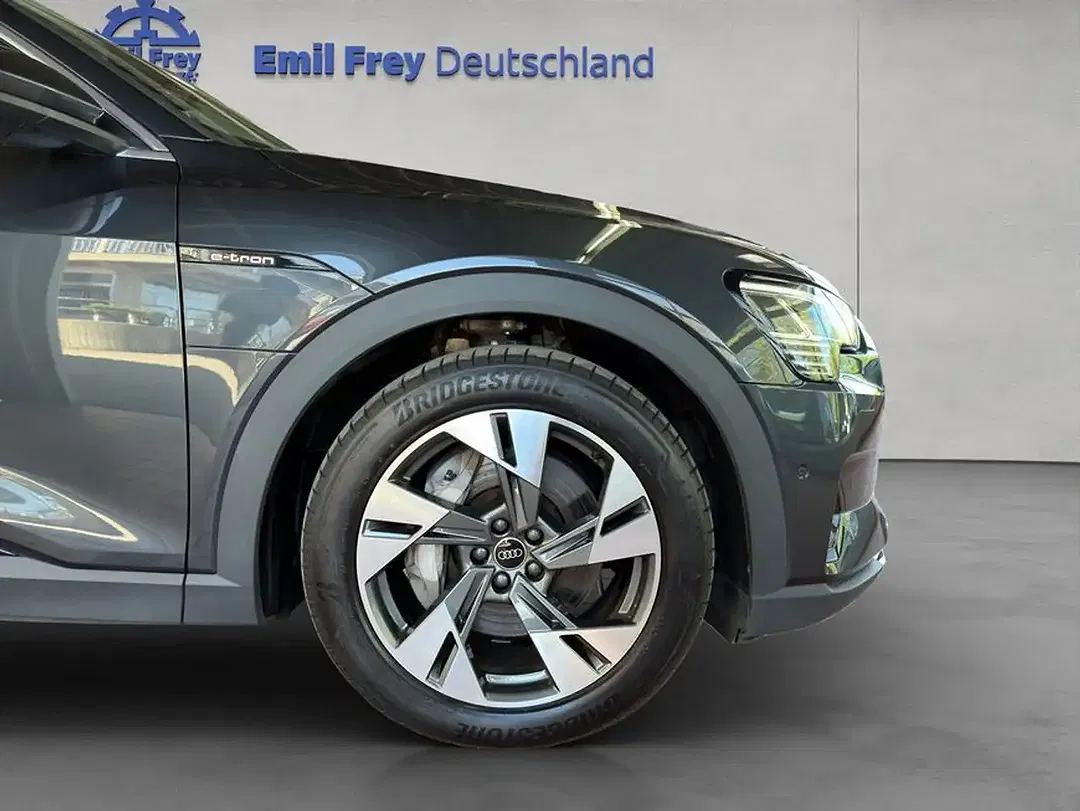 Audi e-tron - Thumbnail 26