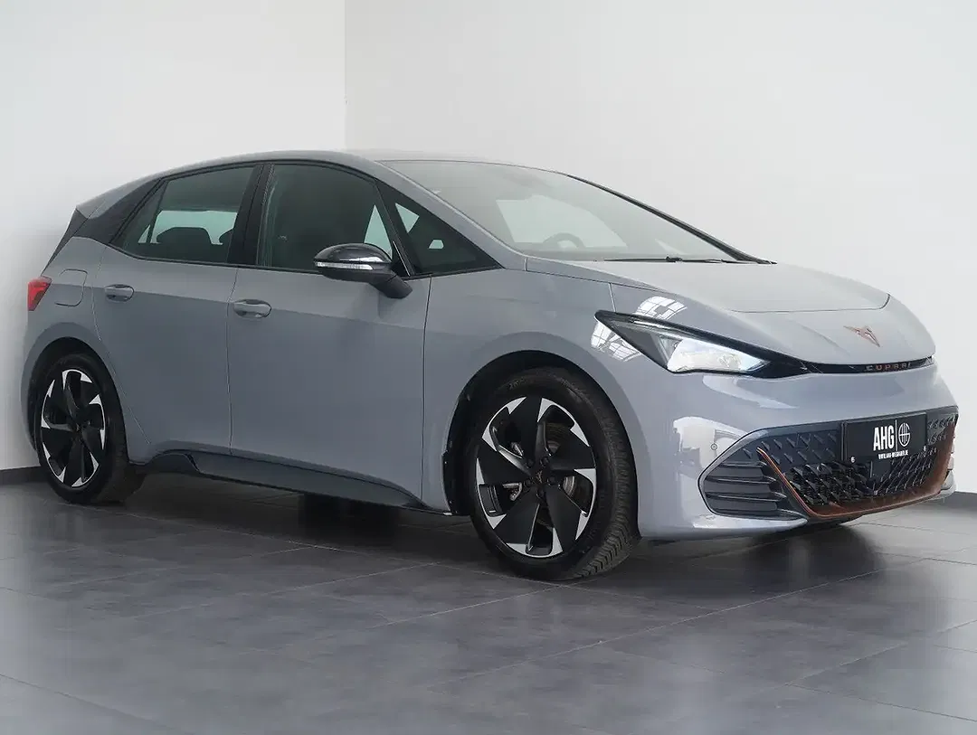 CUPRA Born - Thumbnail 2