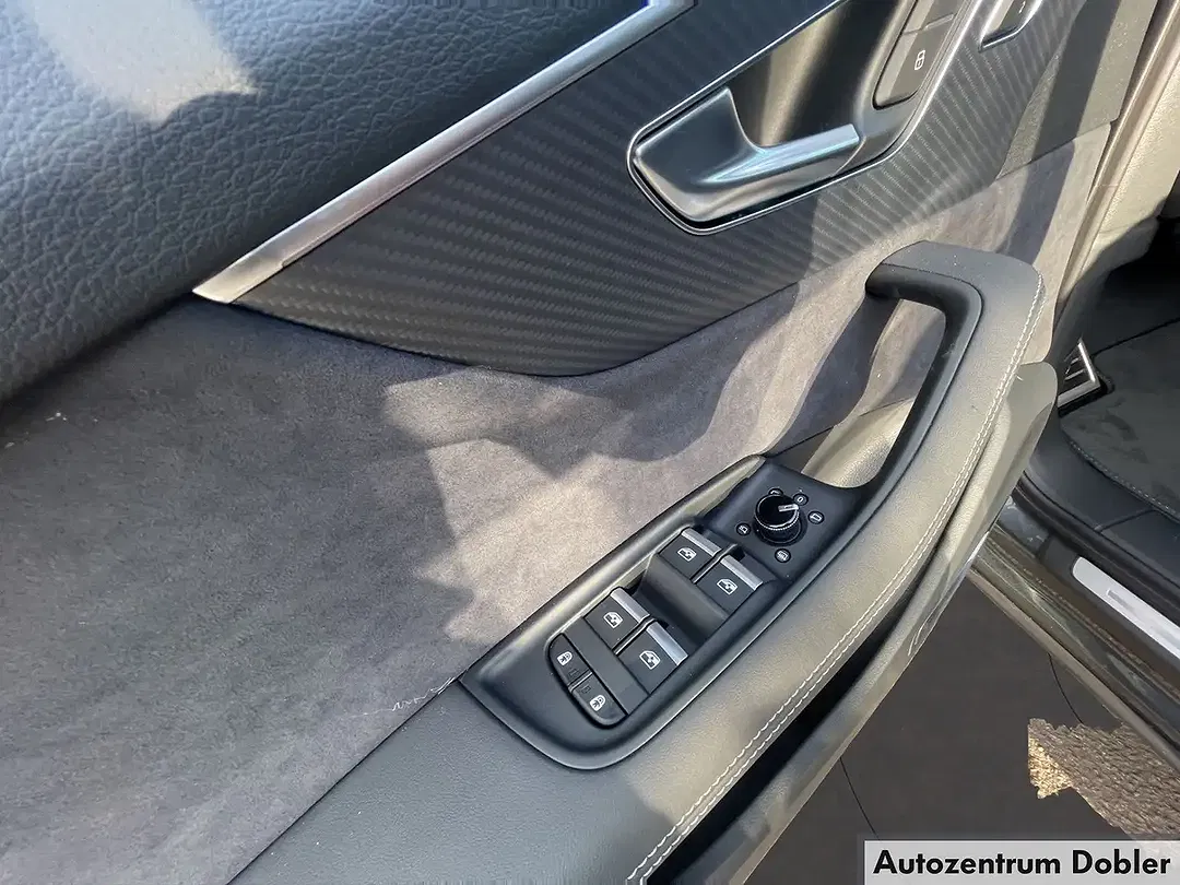 Audi Q7 - Thumbnail 11