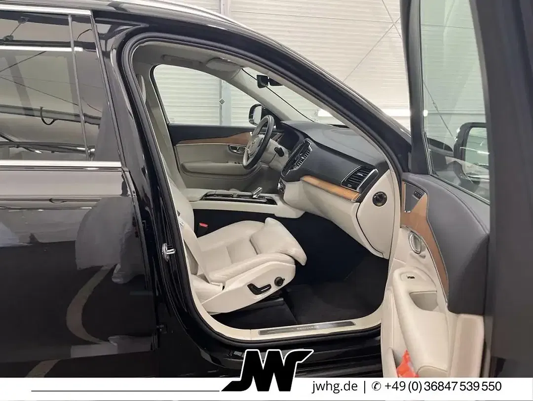 Volvo XC90 - Thumbnail 6