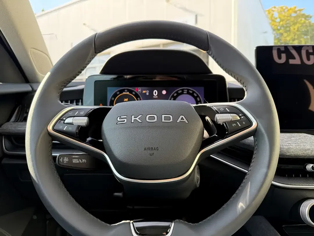 Skoda Superb - Thumbnail 9
