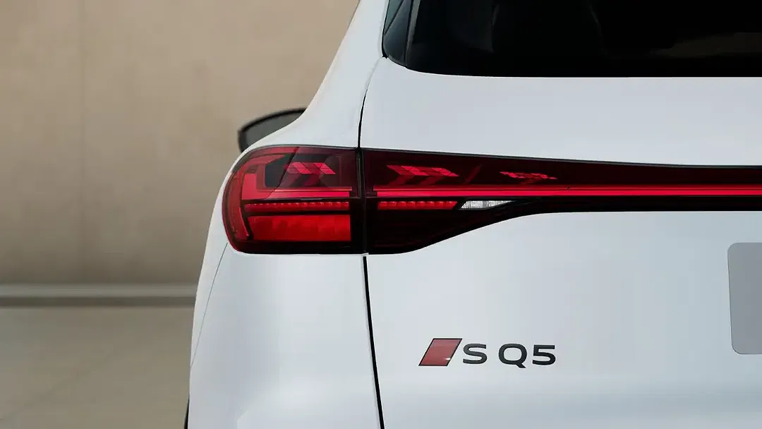 Audi SQ5 - Thumbnail 6