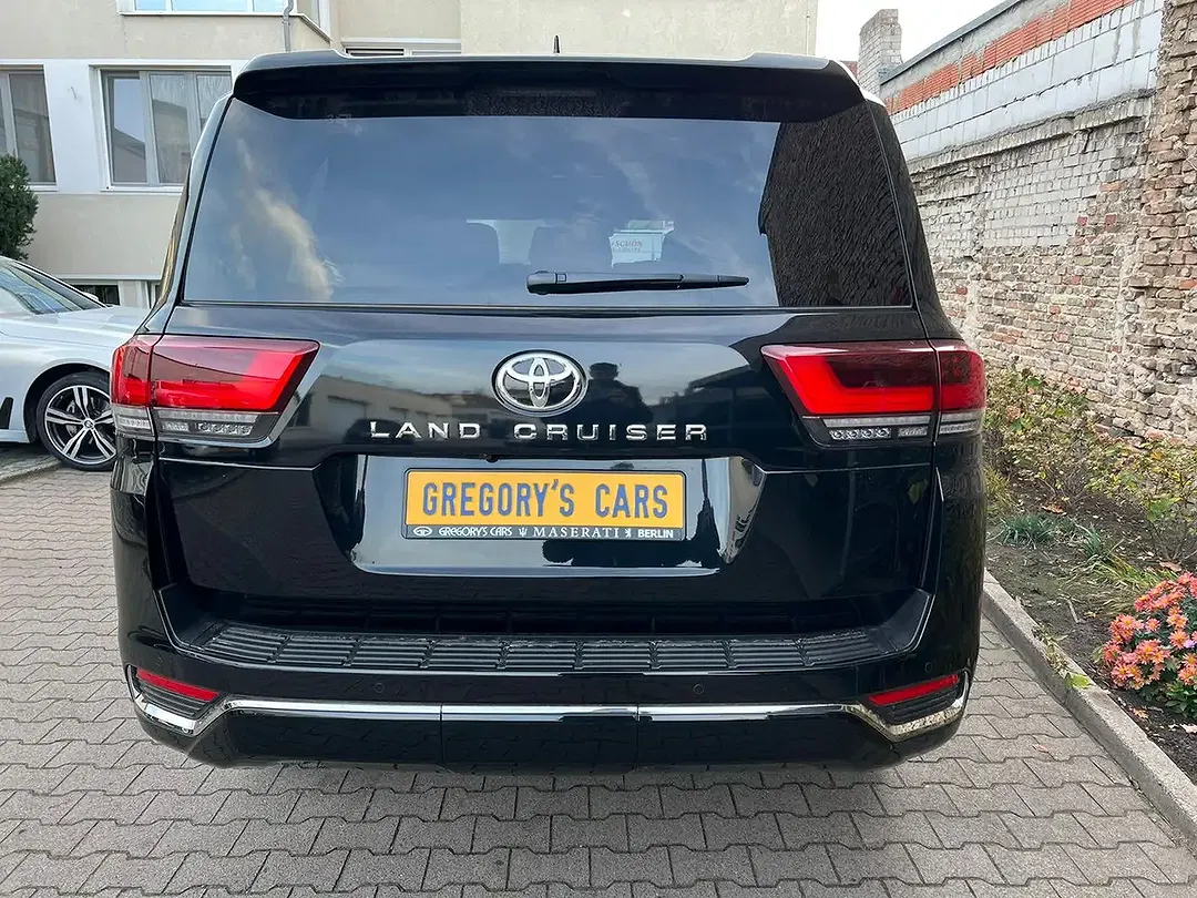 Toyota Land Cruiser - Thumbnail 4