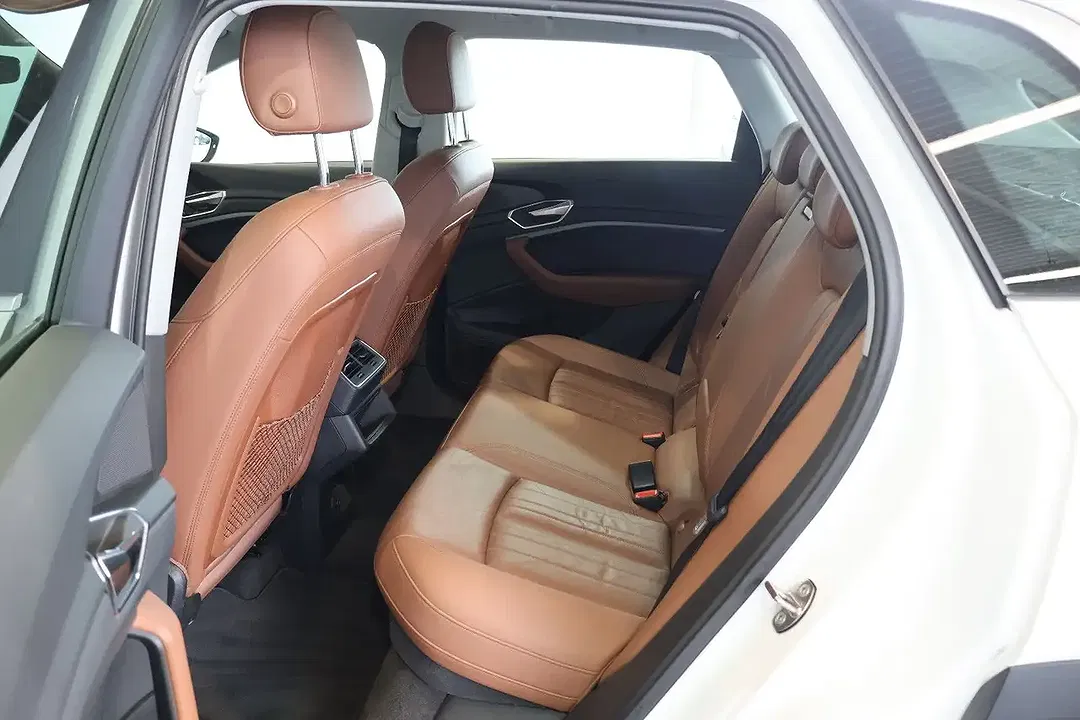 Audi e-tron - Thumbnail 12