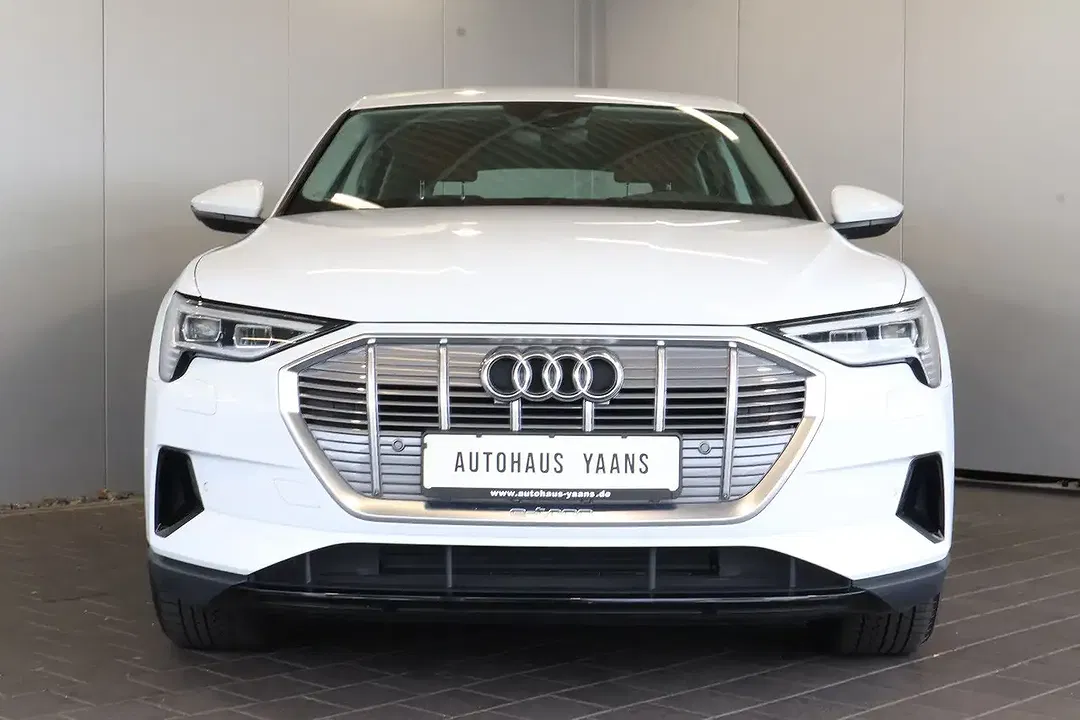 Audi e-tron - Thumbnail 2