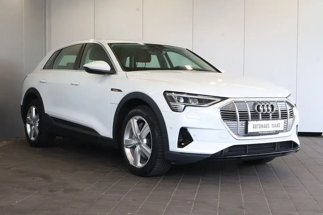Audi e-tron - Thumbnail 3