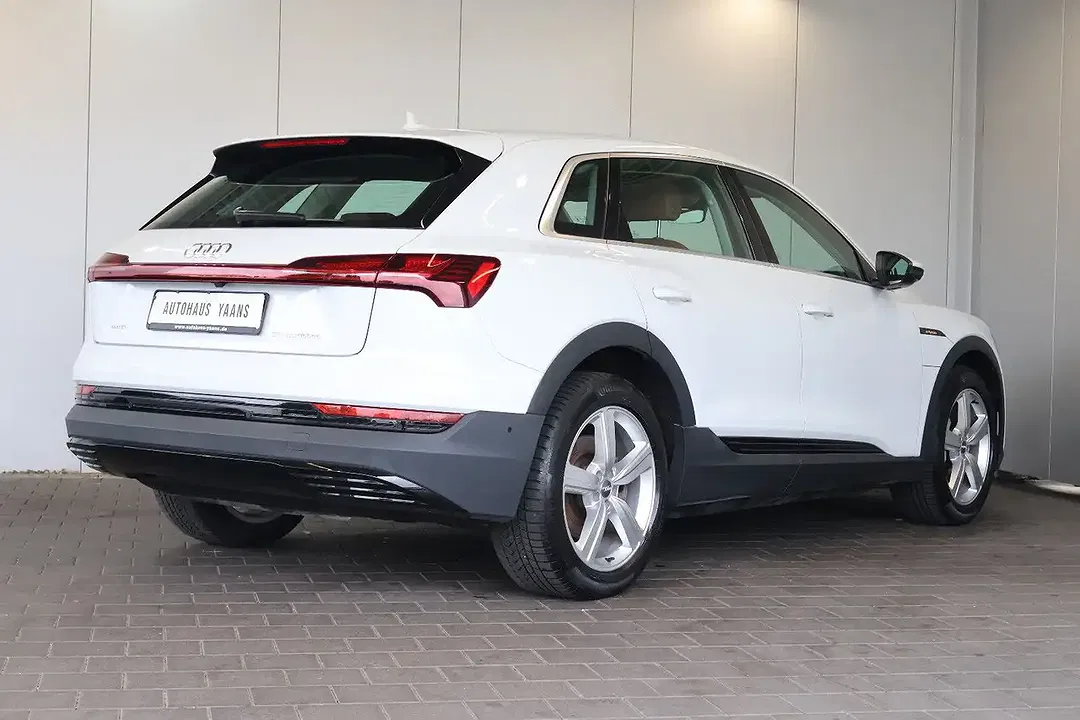 Audi e-tron - Thumbnail 4