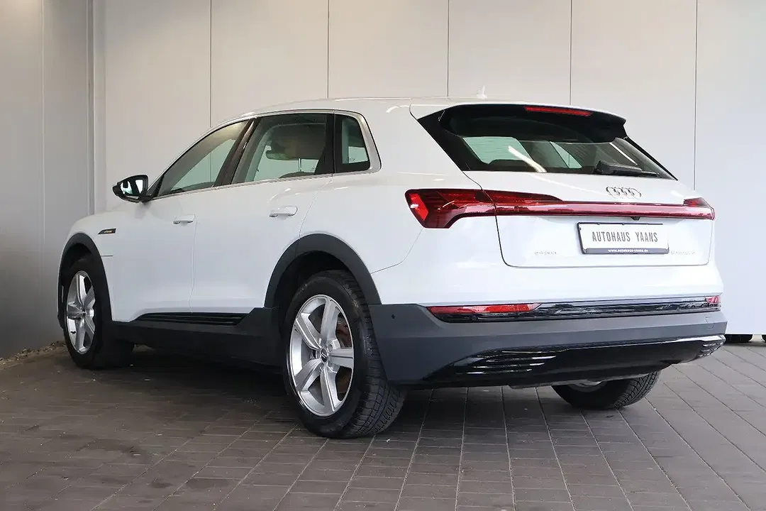 Audi e-tron - Thumbnail 6