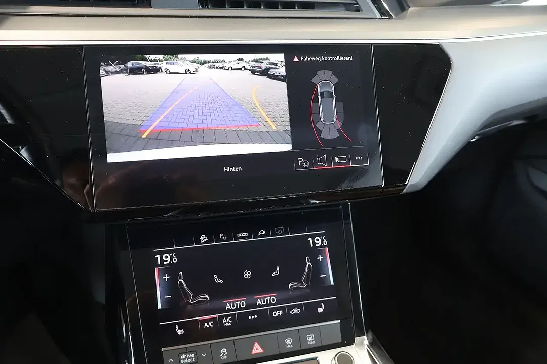 Audi e-tron - Thumbnail 9