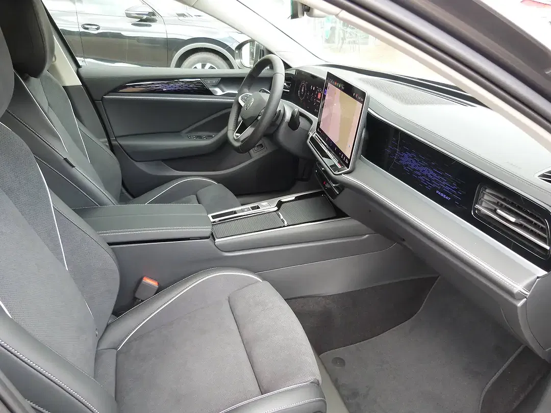 Volkswagen Passat Variant - Thumbnail 8