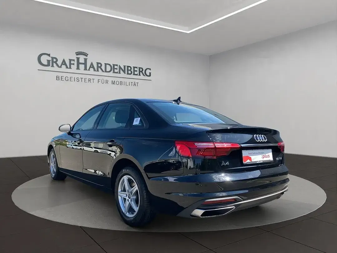Audi A4 - Thumbnail 4