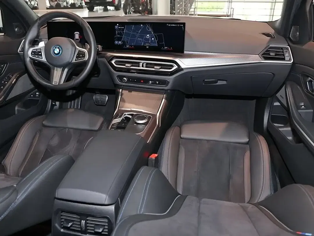 BMW 320 - Thumbnail 5