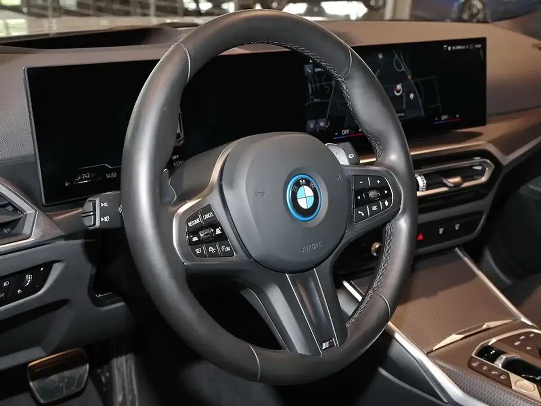 BMW 320 - Thumbnail 8