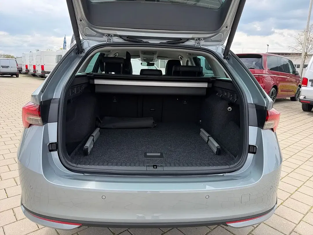 Skoda Octavia - Thumbnail 12