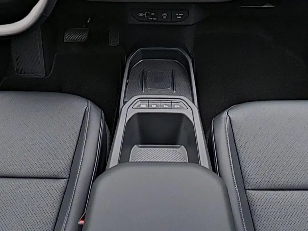 Kia EV4 - Thumbnail 10