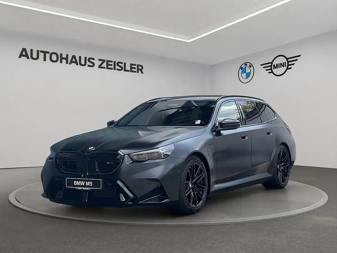 BMW M5 - Thumbnail 1
