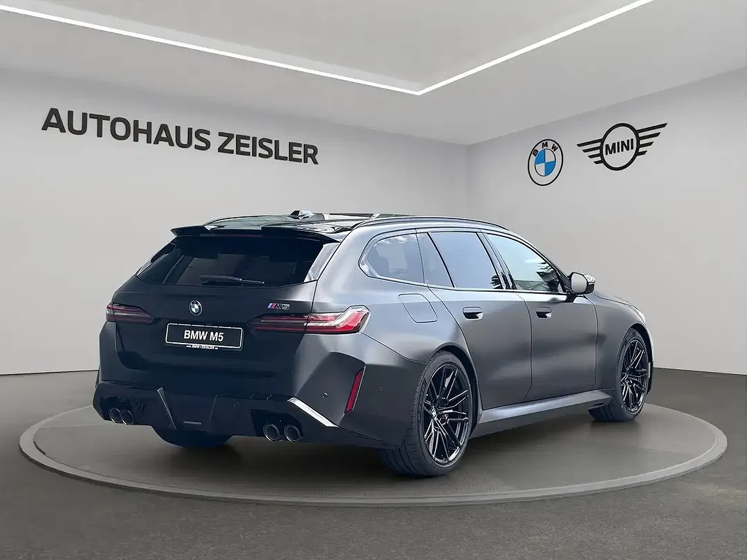BMW M5 - Thumbnail 2