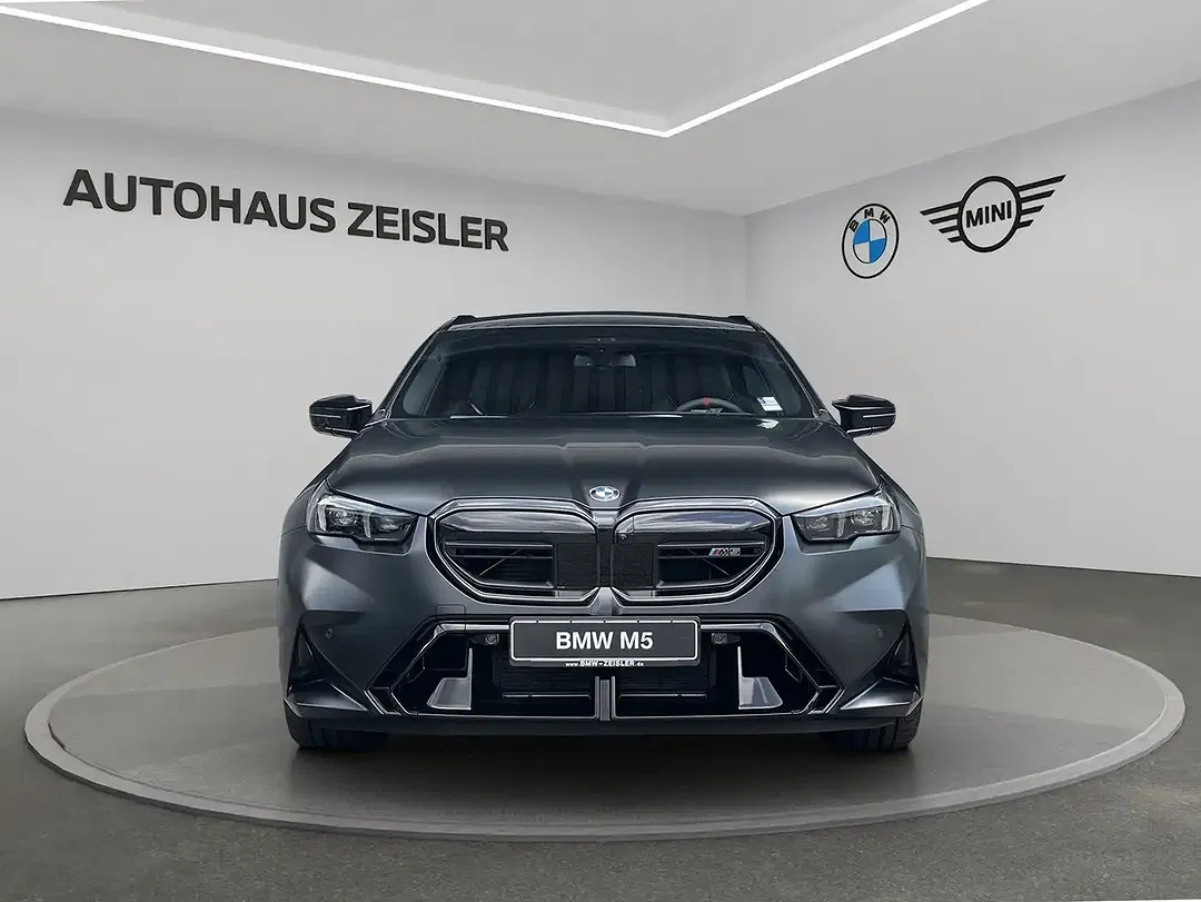 BMW M5 - Thumbnail 5