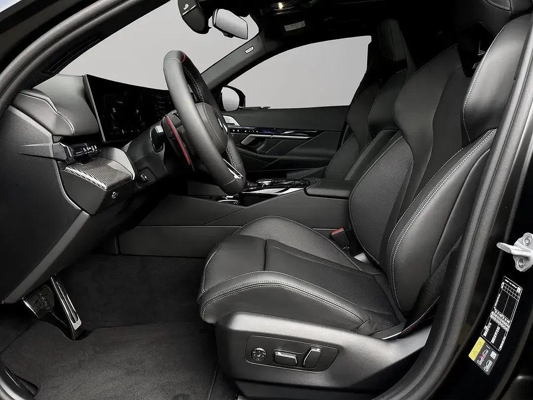 BMW M5 - Thumbnail 9