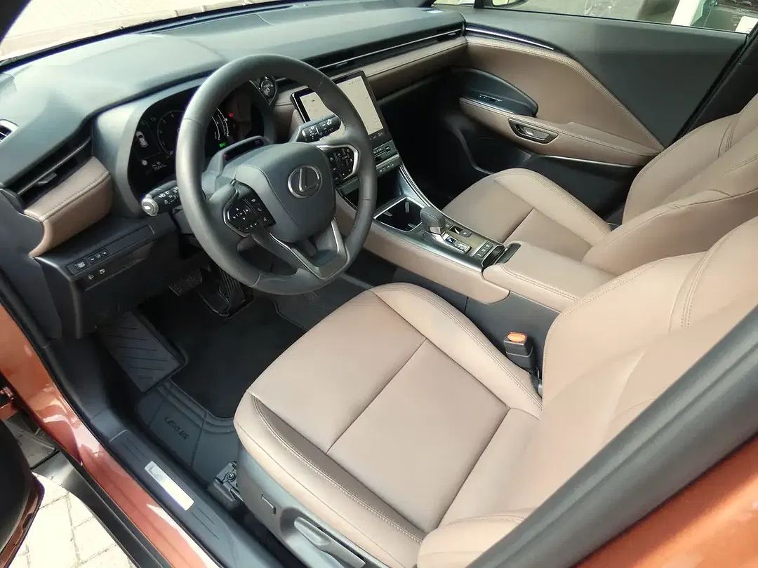 Lexus LBX - Thumbnail 7