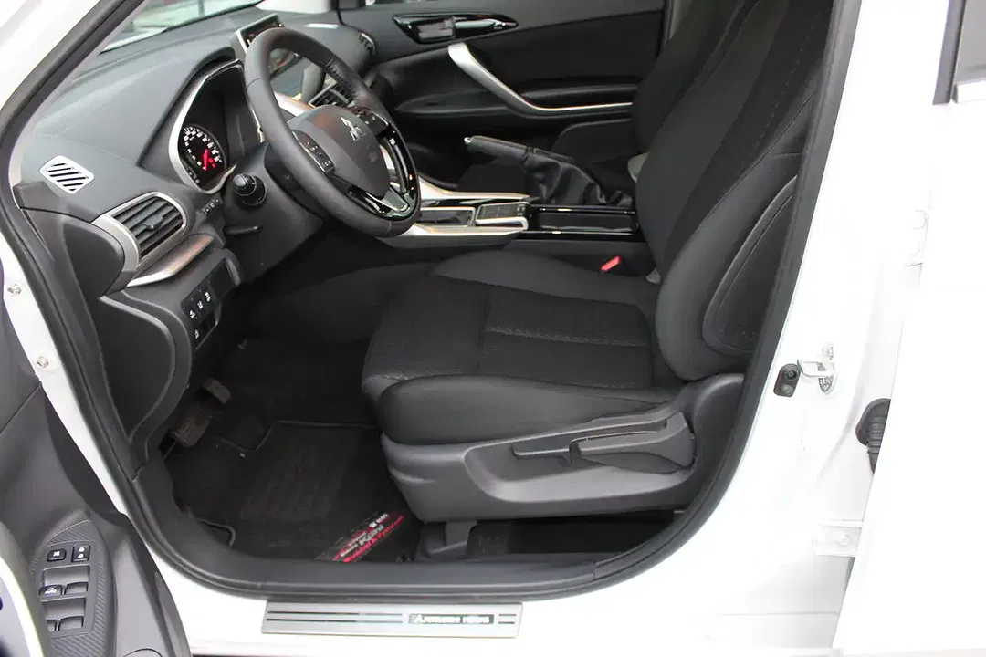 Mitsubishi Eclipse Cross - Thumbnail 9