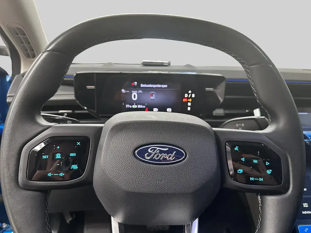 Ford Explorer - Thumbnail 11