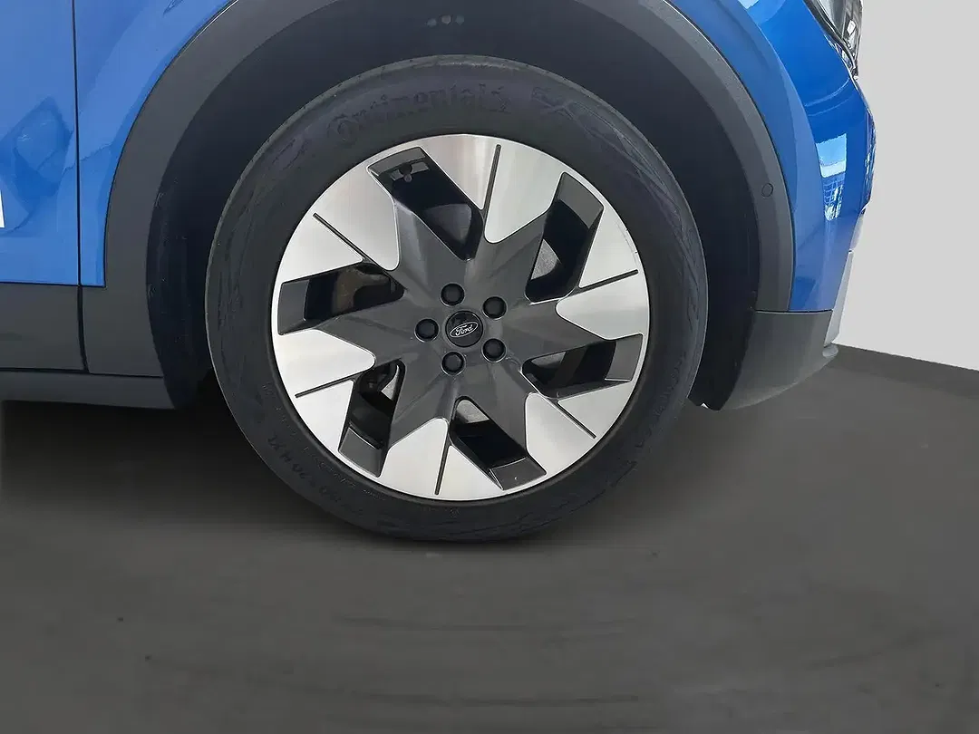Ford Explorer - Thumbnail 6