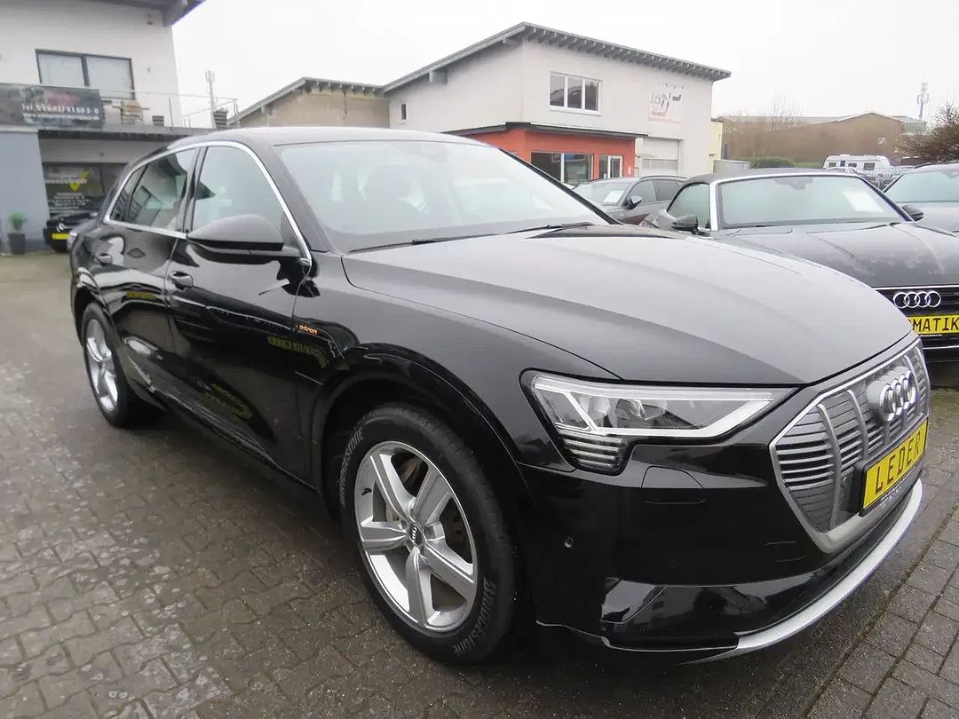 Audi e-tron - Thumbnail 3
