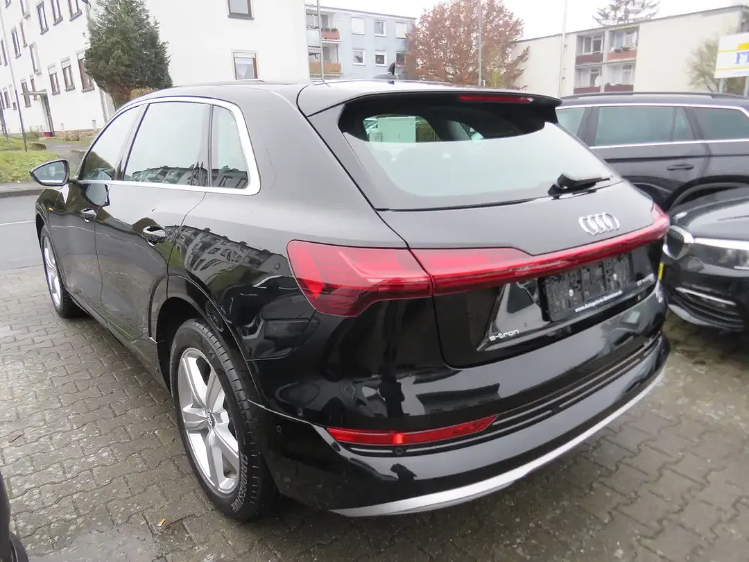 Audi e-tron - Thumbnail 4