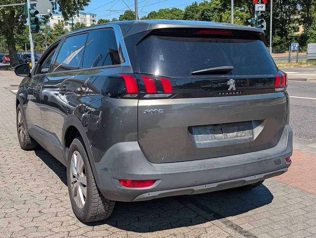 Peugeot 5008 - Thumbnail 6