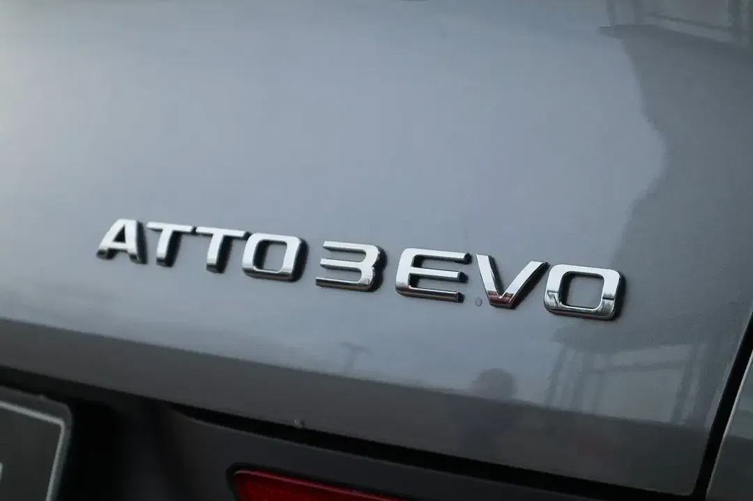 BYD Atto 3 - Thumbnail 10