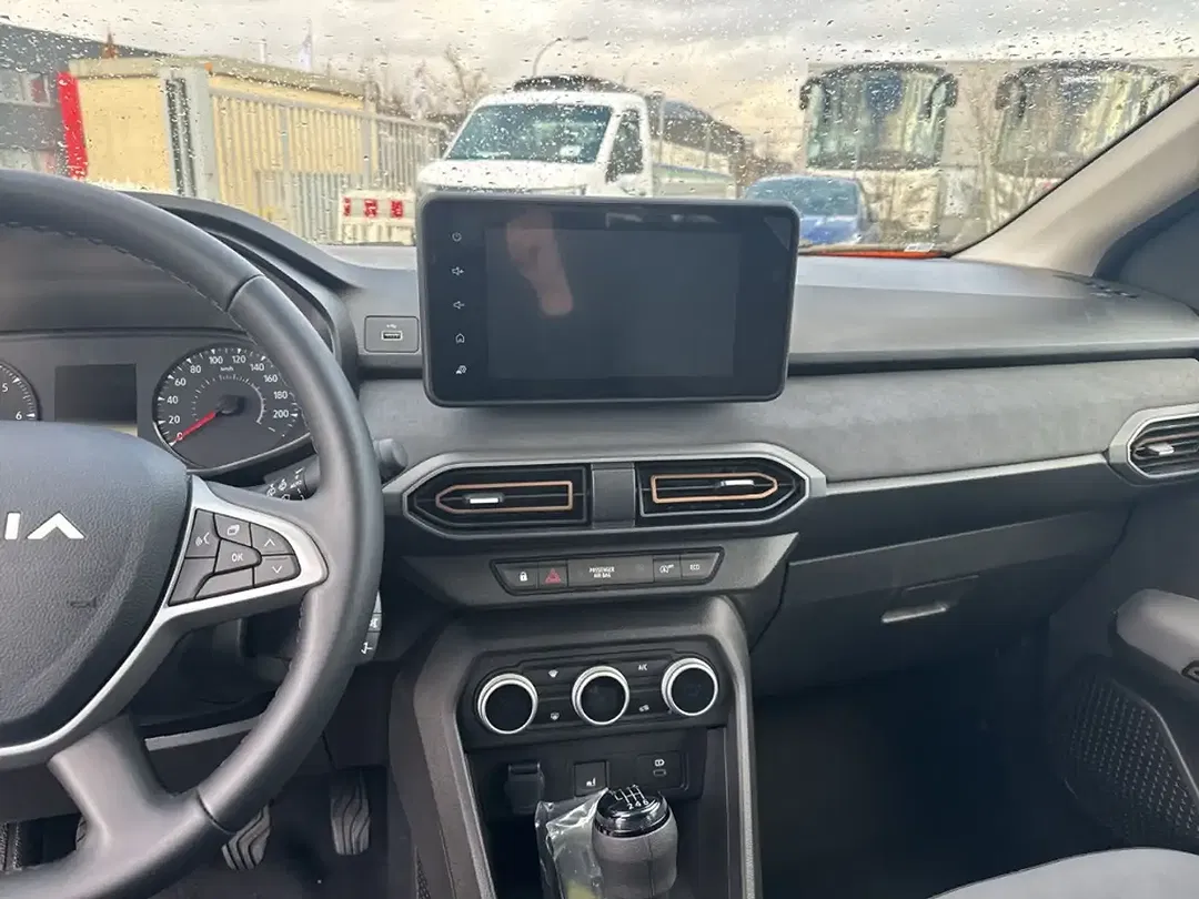 Dacia Sandero - Thumbnail 13
