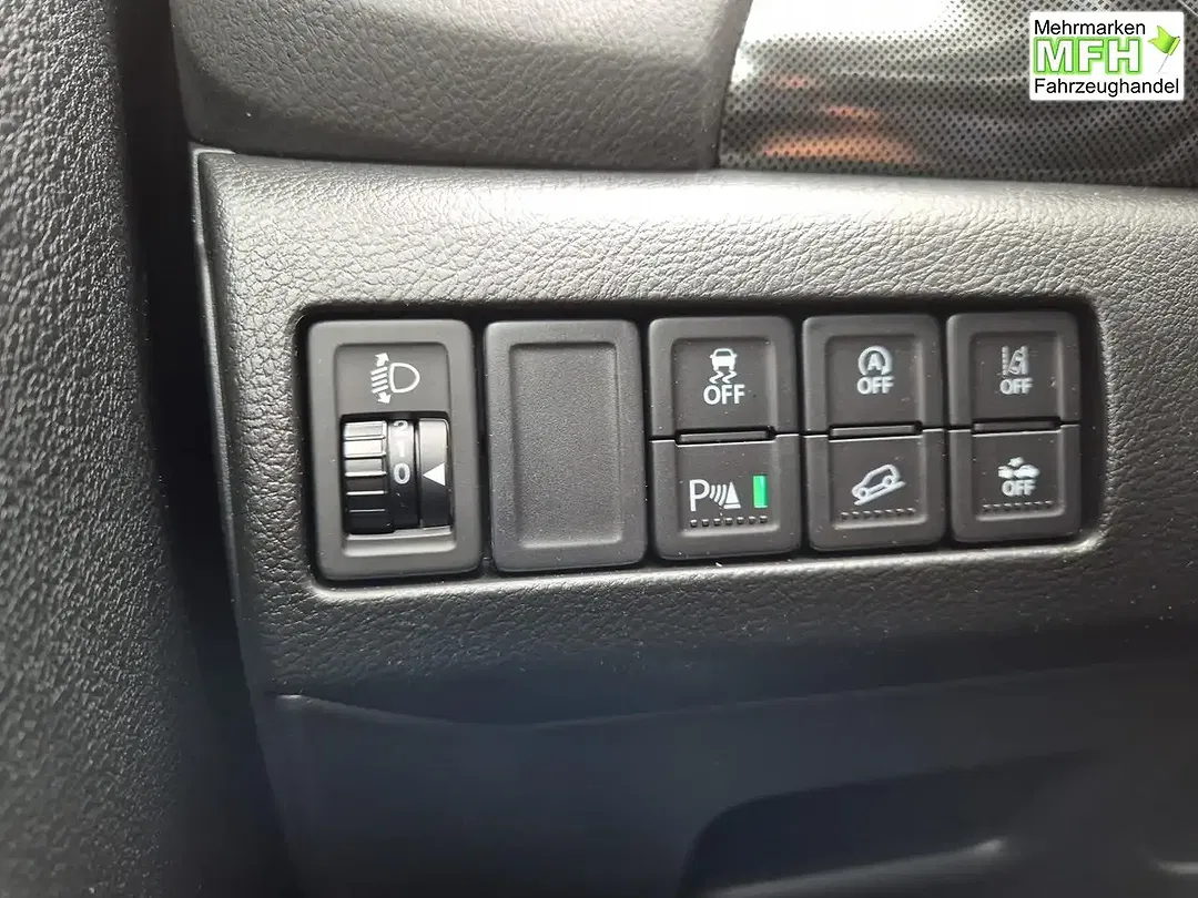 Suzuki Vitara - Thumbnail 14